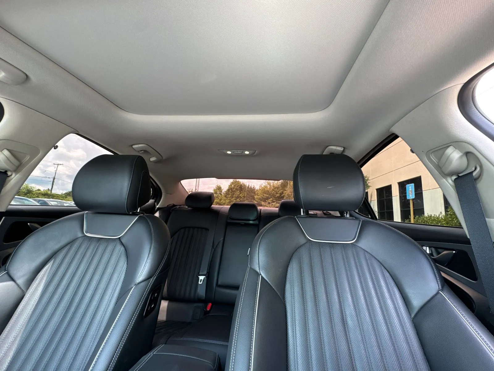 2022 GENESIS G70 Standard - Photo 30