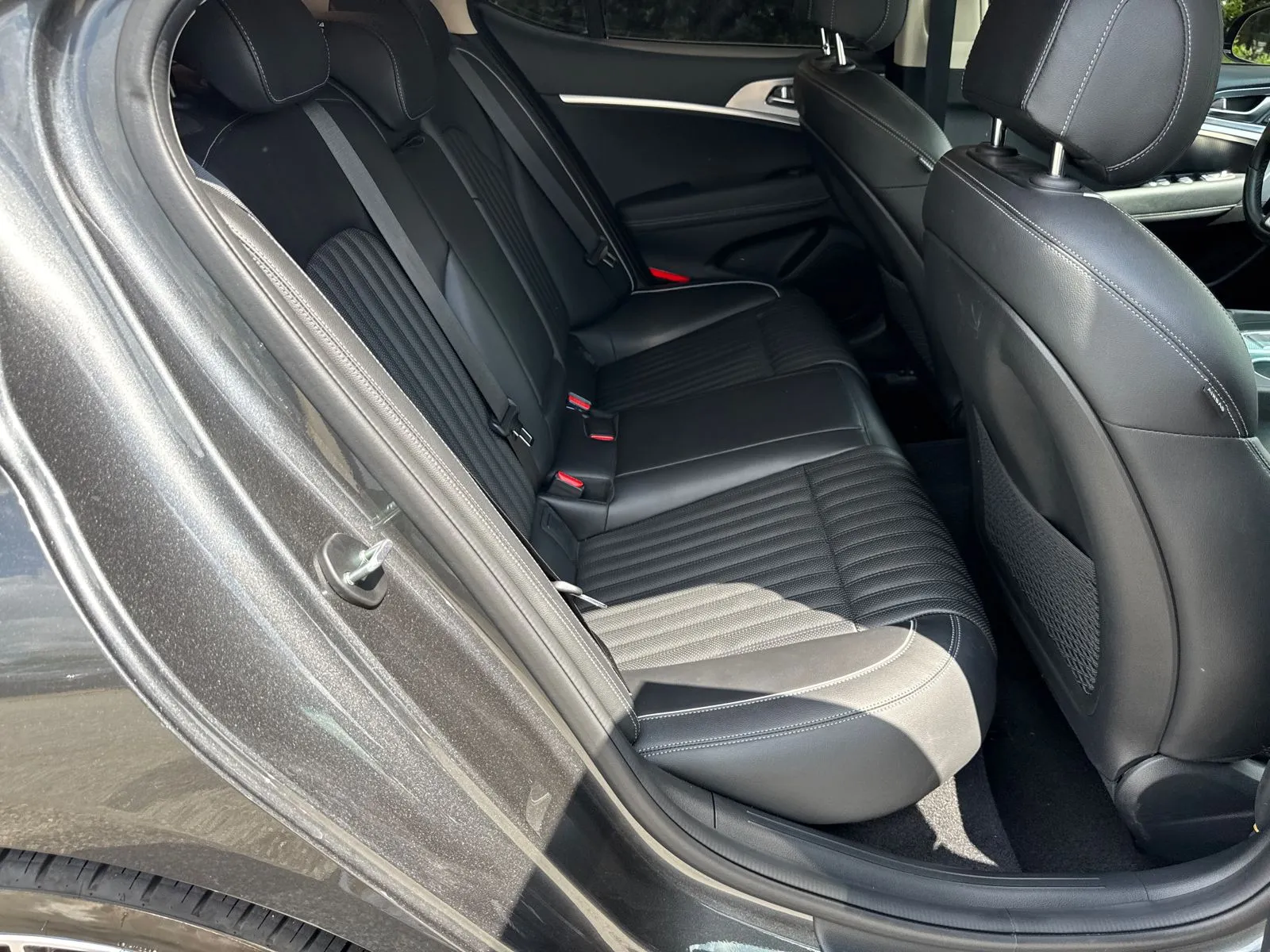 2022 GENESIS G70 Standard - Photo 15