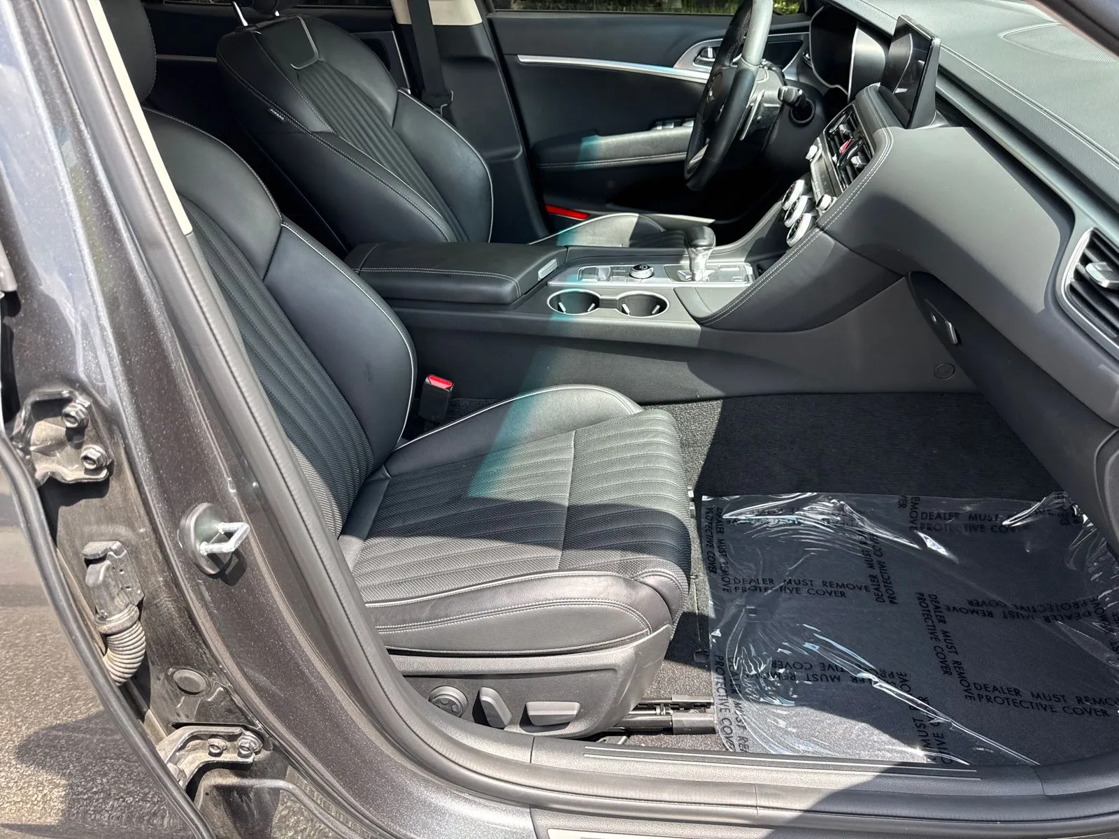 2022 GENESIS G70 Standard - Photo 13