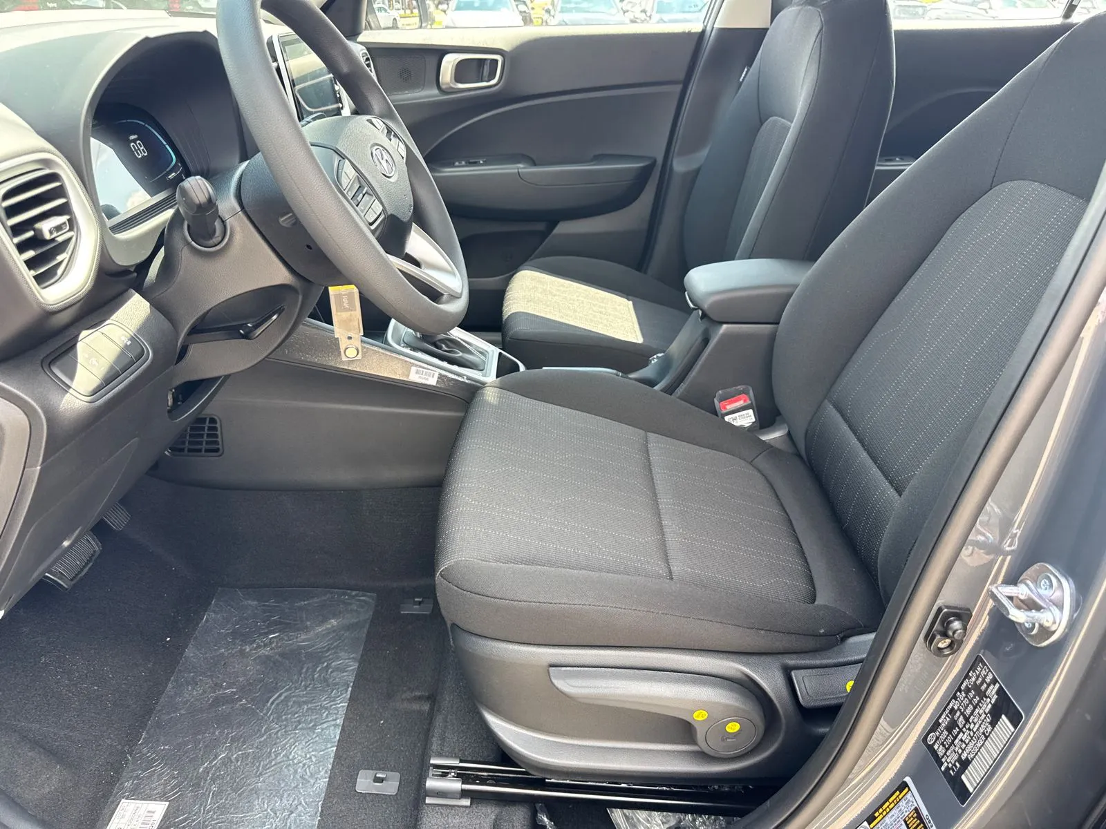 2026 Hyundai Venue SE - Photo 9