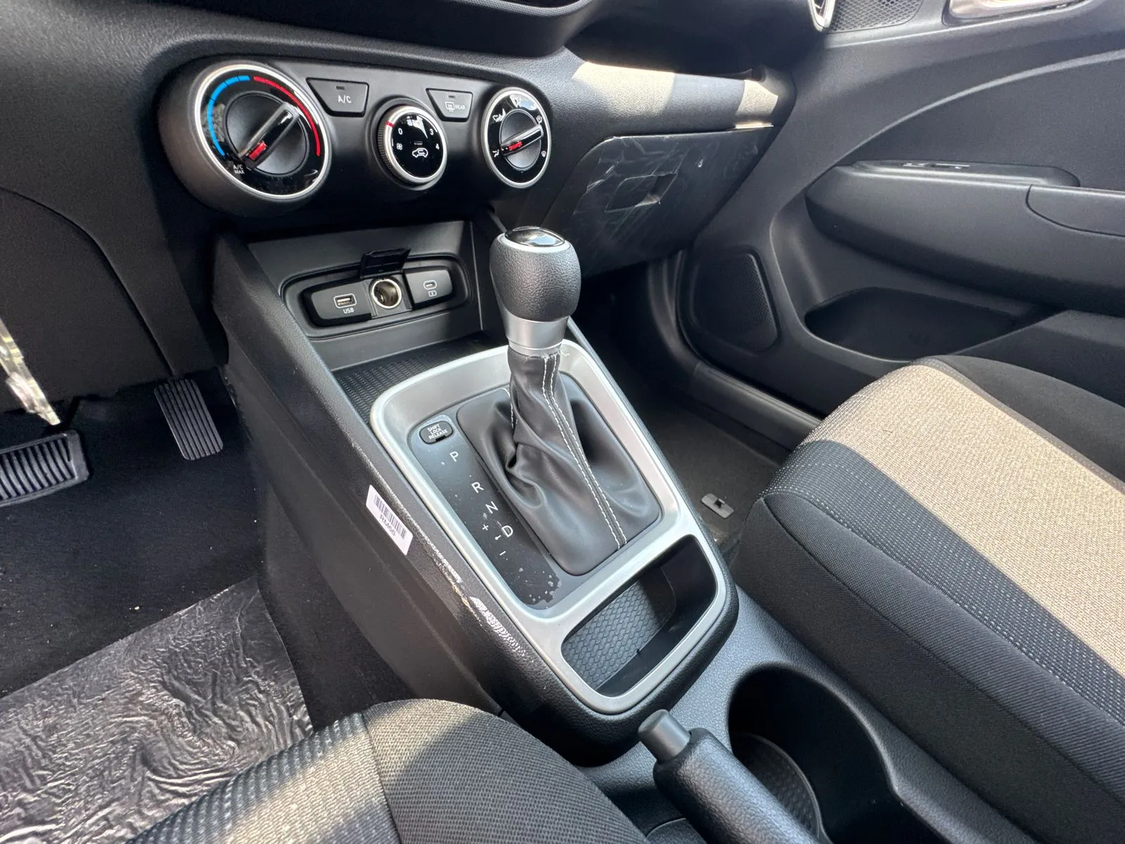 2026 Hyundai Venue SE - Photo 29
