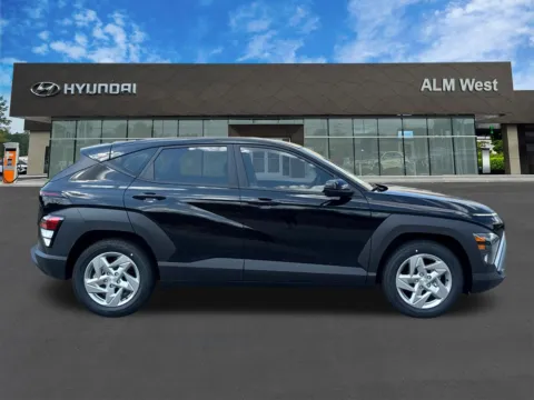 More photos of 2027 Hyundai Kona SE at ALM Hyundai West, GA