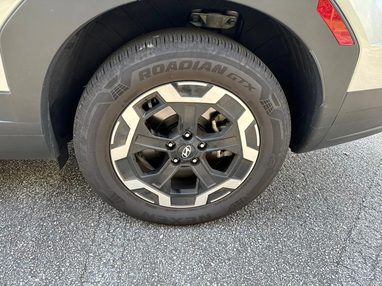 2026 Hyundai Santa Fe SE - Photo 9