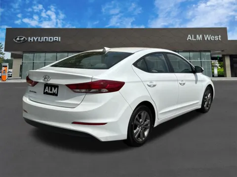 More photos of 2017 Hyundai Elantra SE at ALM Hyundai West, GA