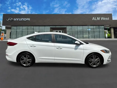 More photos of 2017 Hyundai Elantra SE at ALM Hyundai West, GA