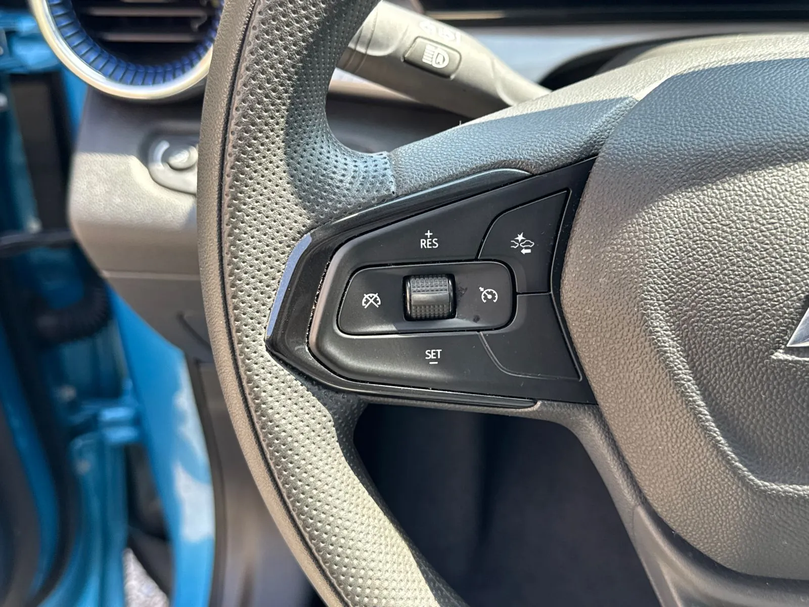 2025 Chevrolet Trax LT - Photo 24