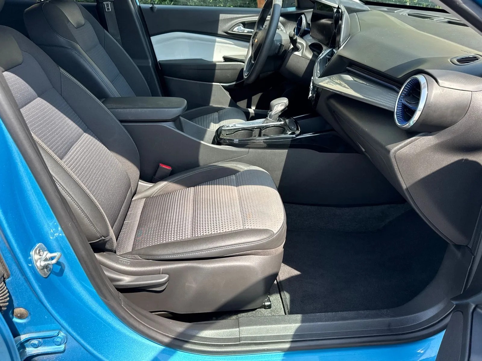 2025 Chevrolet Trax LT - Photo 13