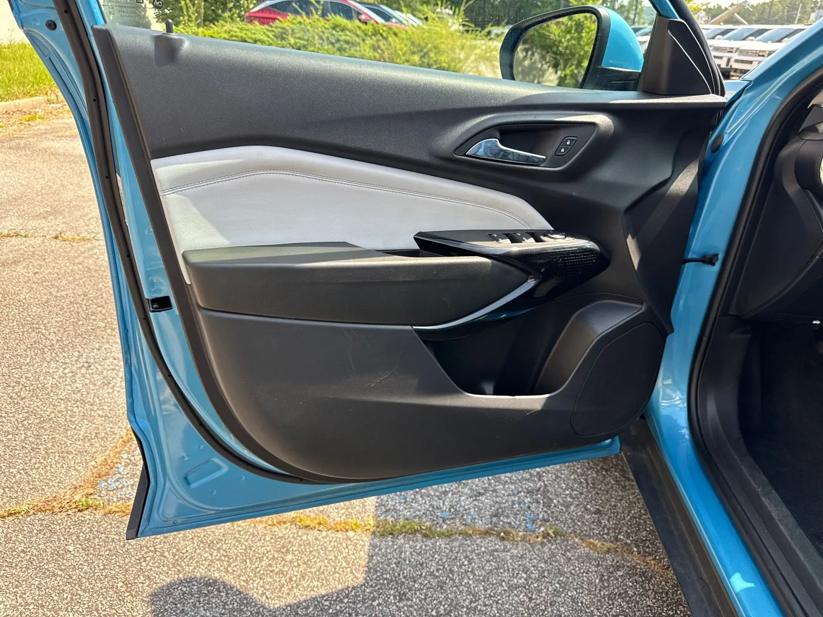 2025 Chevrolet Trax LT - Photo 10