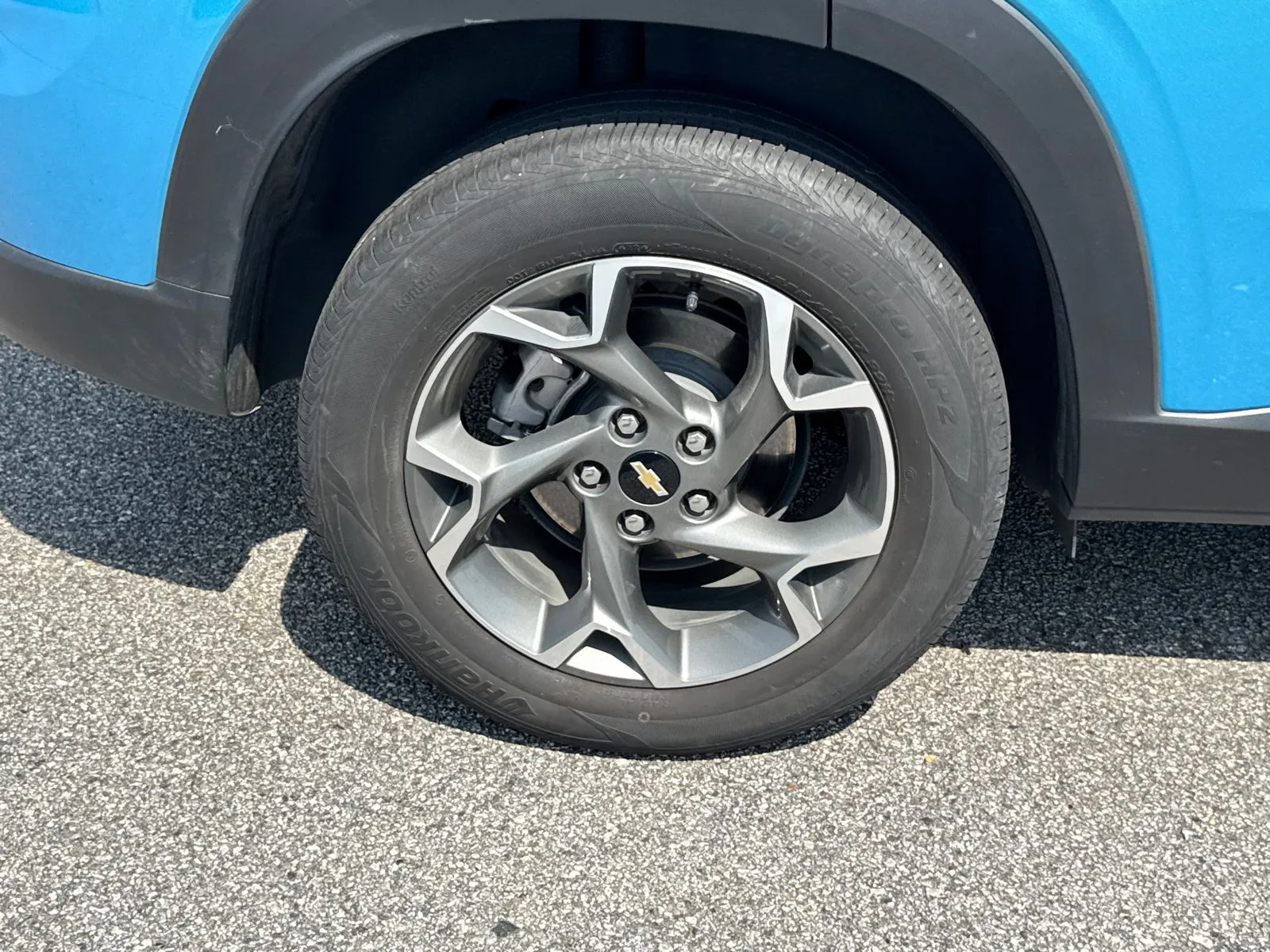 2025 Chevrolet Trax LT - Photo 17