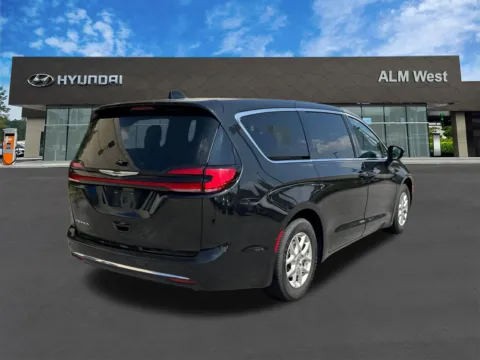 More photos of 2023 Chrysler Pacifica Touring L at ALM Hyundai West, GA