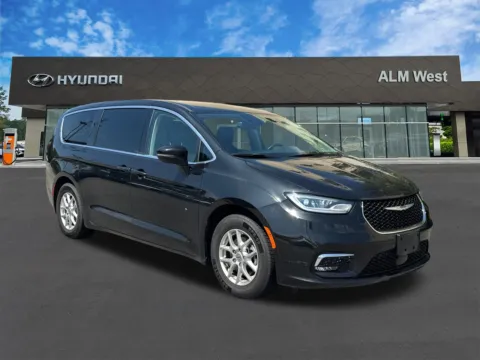 Another view of 2023 Chrysler Pacifica Touring L for sale in Lithia Springs, GA at ALM Hyundai West