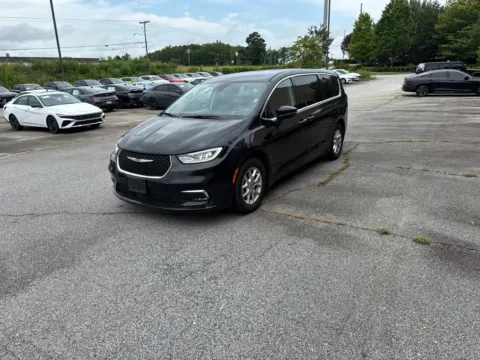 Black 2023 Chrysler Pacifica Touring L for sale in Lithia Springs, GA
