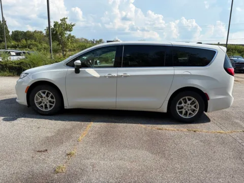 Another view of 2023 Chrysler Pacifica Touring L for sale in Lithia Springs, GA at ALM Hyundai West