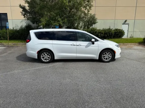 More photos of 2023 Chrysler Pacifica Touring L at ALM Hyundai West, GA