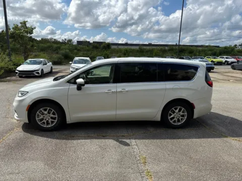 Photos of 2023 Chrysler Pacifica Touring L for sale in Lithia Springs, GA at ALM Hyundai West