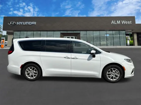 More photos of 2023 Chrysler Pacifica Touring L at ALM Hyundai West, GA