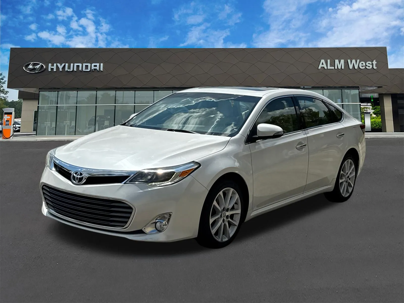 White 2015 Toyota Avalon Limited for sale in Lithia Springs, GA