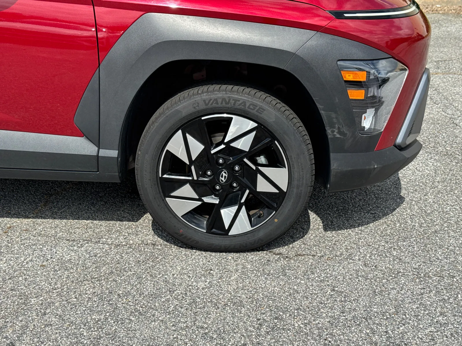 2024 Hyundai Kona SEL - Photo 12