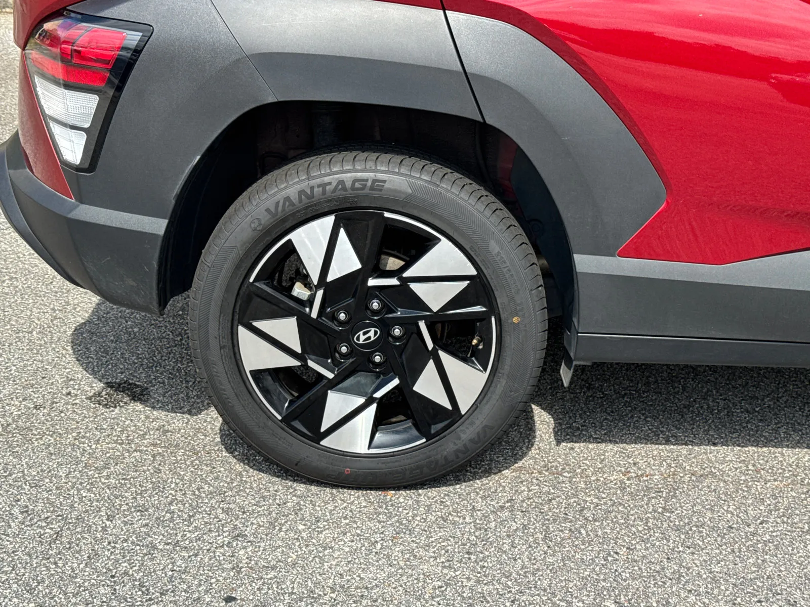 2024 Hyundai Kona SEL - Photo 17