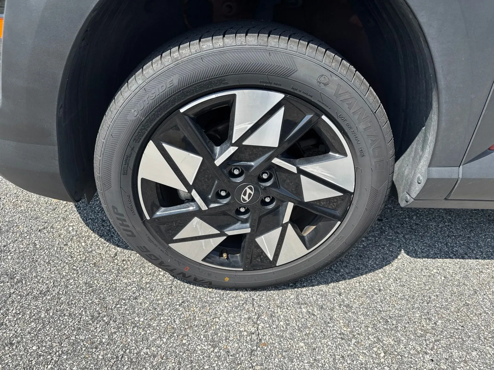 2024 Hyundai Kona SEL - Photo 8