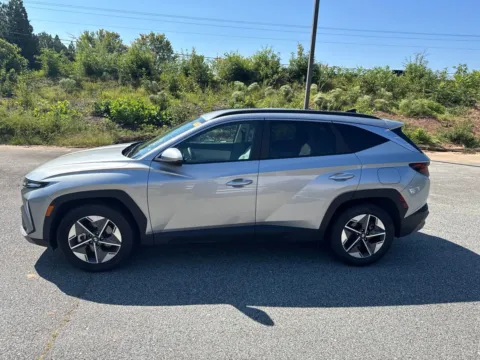Photos of 2025 Hyundai Tucson SEL for sale in Lithia Springs, GA at ALM Hyundai West