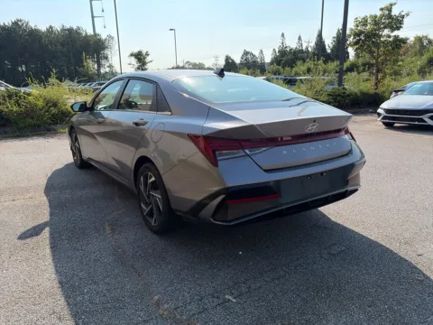 More photos of 2025 Hyundai Elantra SEL Convenience at ALM Hyundai West, GA
