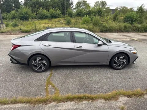 More photos of 2025 Hyundai Elantra SEL Convenience at ALM Hyundai West, GA