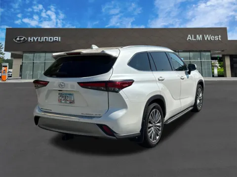 More photos of 2021 Toyota Highlander Platinum at ALM Hyundai West, GA