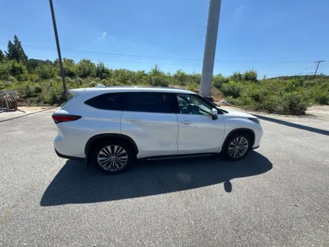 More photos of 2021 Toyota Highlander Platinum at ALM Hyundai West, GA