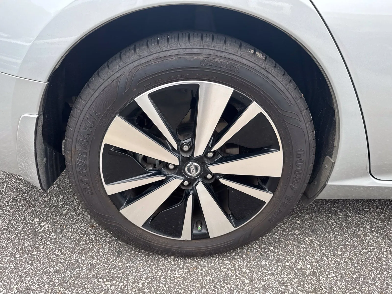2021 Nissan Altima SV - Photo 11