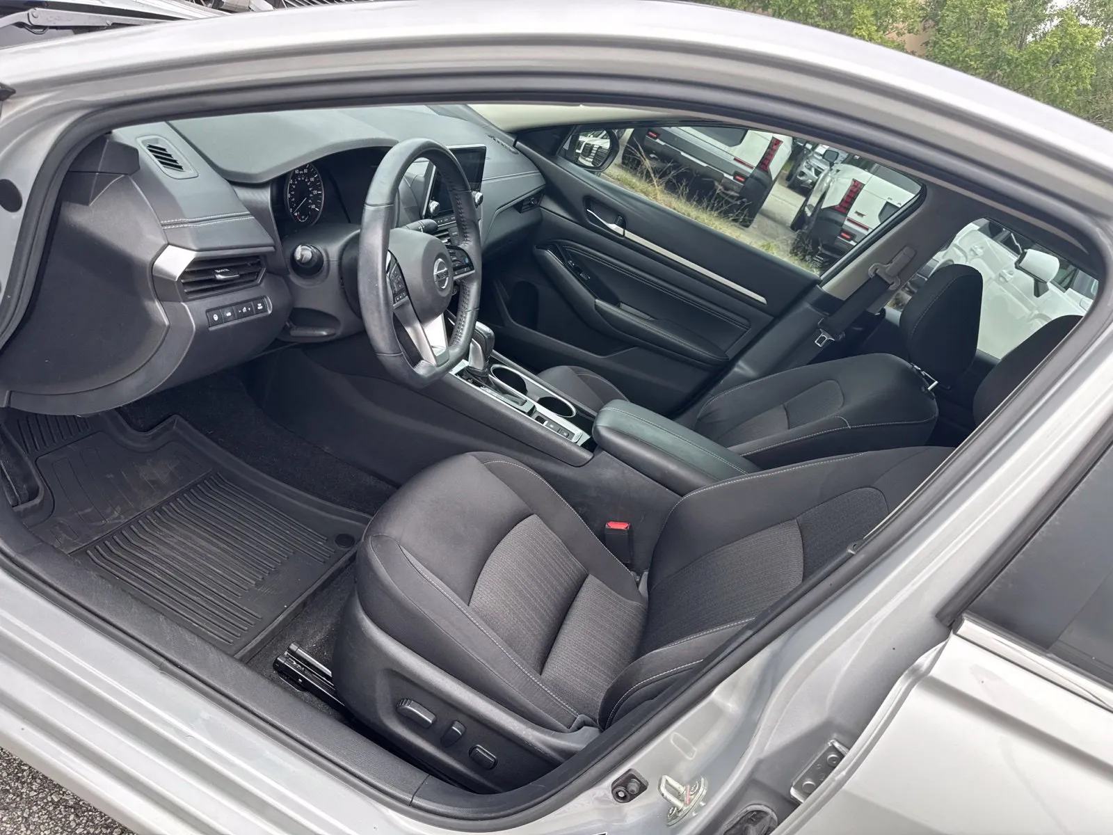 2021 Nissan Altima SV - Photo 26