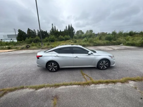More photos of 2021 Nissan Altima 2.5 SV at ALM Hyundai West, GA
