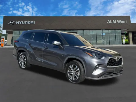 Another view of 2022 Toyota Highlander XLE for sale in Lithia Springs, GA at ALM Hyundai West