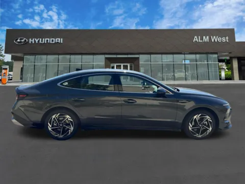 More photos of 2027 Hyundai Sonata SEL Sport at ALM Hyundai West, GA
