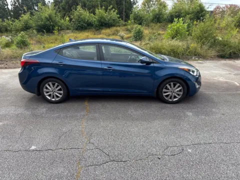 More photos of 2016 Hyundai Elantra SE at ALM Hyundai West, GA
