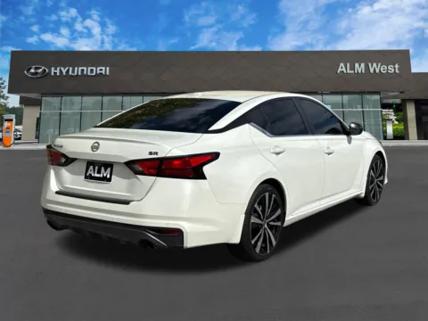 More photos of 2021 Nissan Altima 2.5 SR at ALM Hyundai West, GA