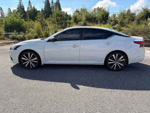 Another view of 2021 Nissan Altima 2.5 SR for sale in Lithia Springs, GA at ALM Hyundai West