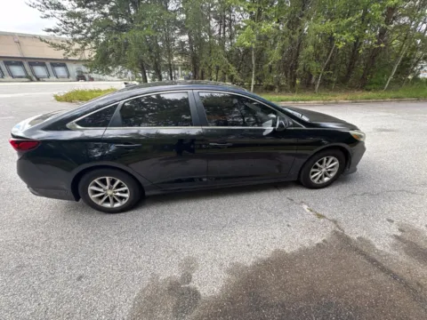 More photos of 2018 Hyundai Sonata SE at ALM Hyundai West, GA