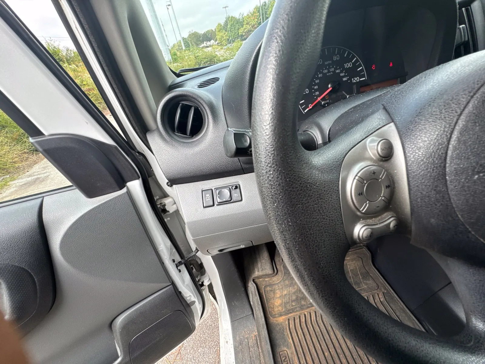 2015 Nissan NV200 SV - Photo 14