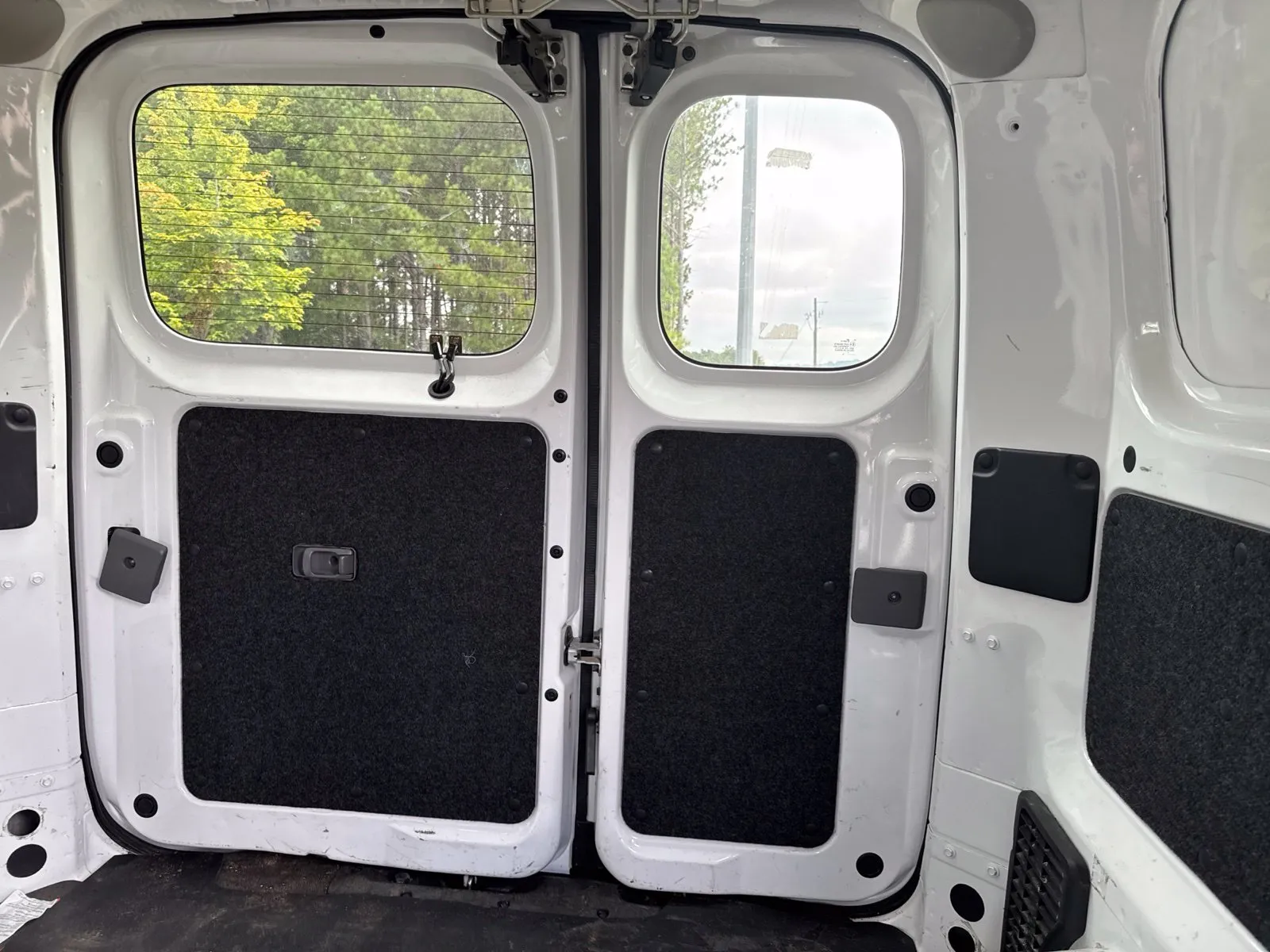 2015 Nissan NV200 SV - Photo 24