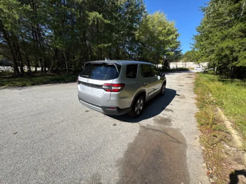More photos of 2025 Honda Pilot EX-L at ALM Hyundai West, GA