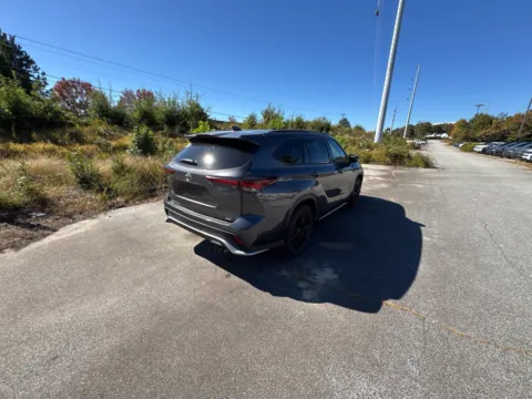 More photos of 2024 Toyota Highlander XSE at ALM Hyundai West, GA