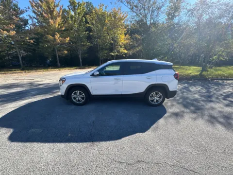 Photos of 2022 GMC Terrain SLE for sale in Lithia Springs, GA at ALM Hyundai West