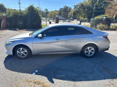 Photos of 2021 Hyundai Elantra SE for sale in Lithia Springs, GA at ALM Hyundai West