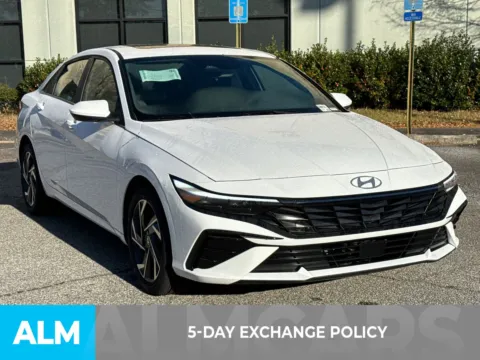 More photos of 2025 Hyundai Elantra SEL Convenience at ALM Hyundai West, GA