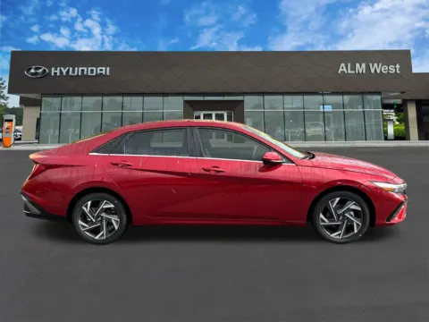 More photos of 2025 Hyundai Elantra SEL Convenience at ALM Hyundai West, GA