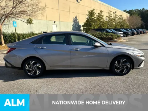 More photos of 2025 Hyundai Elantra SEL Convenience at ALM Hyundai West, GA