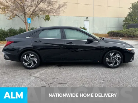 More photos of 2025 Hyundai Elantra SEL Convenience at ALM Hyundai West, GA