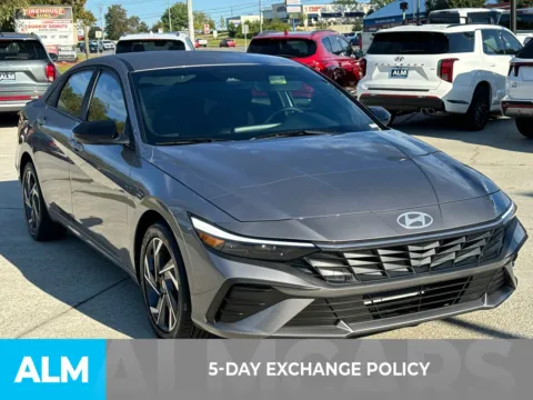 More photos of 2025 Hyundai Elantra SEL Sport at ALM Hyundai West, GA