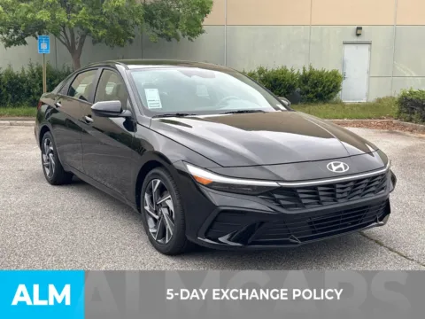 More photos of 2025 Hyundai Elantra SEL Sport at ALM Hyundai West, GA
